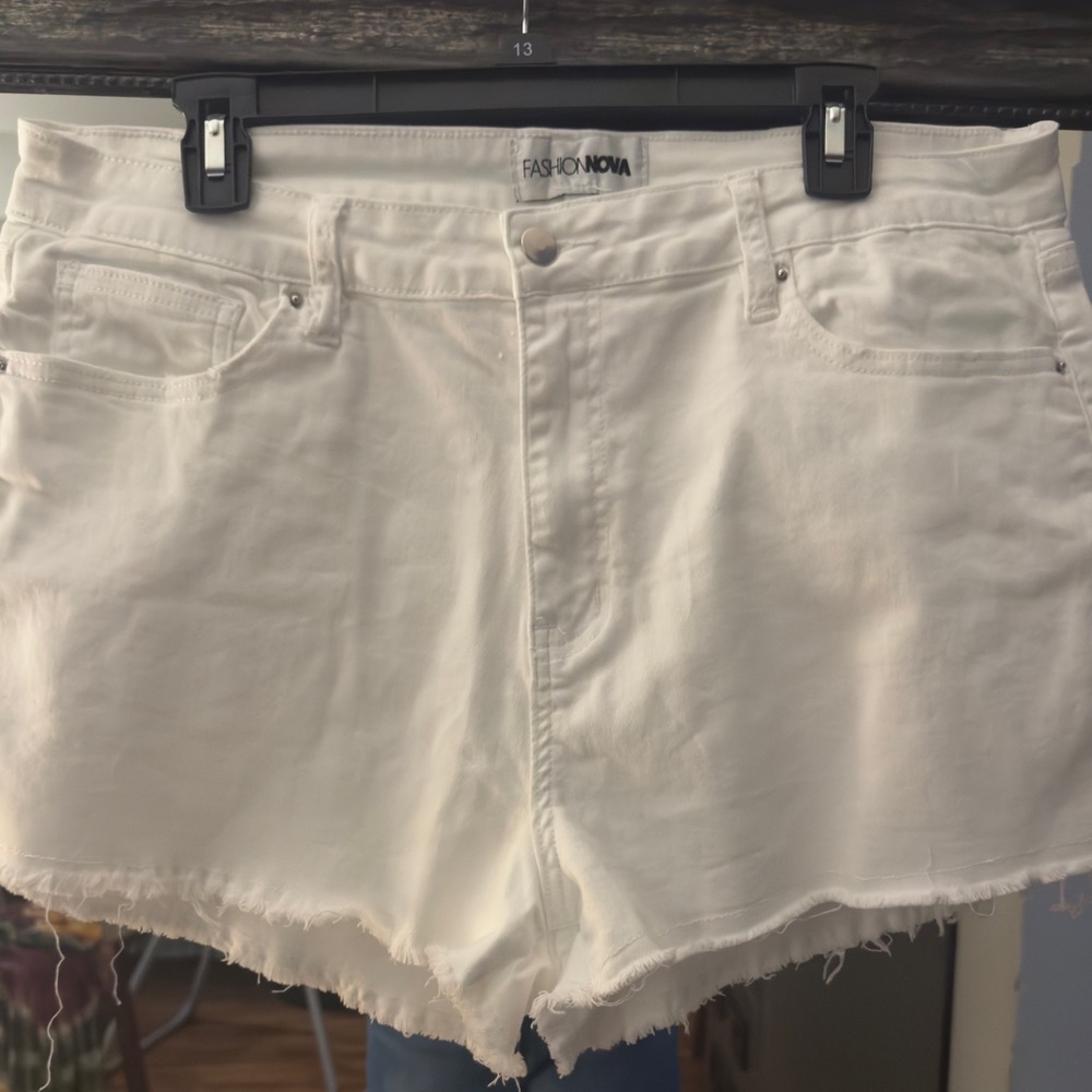 Fashion Nova White Frayed Jean Shorts Size 16 Plus